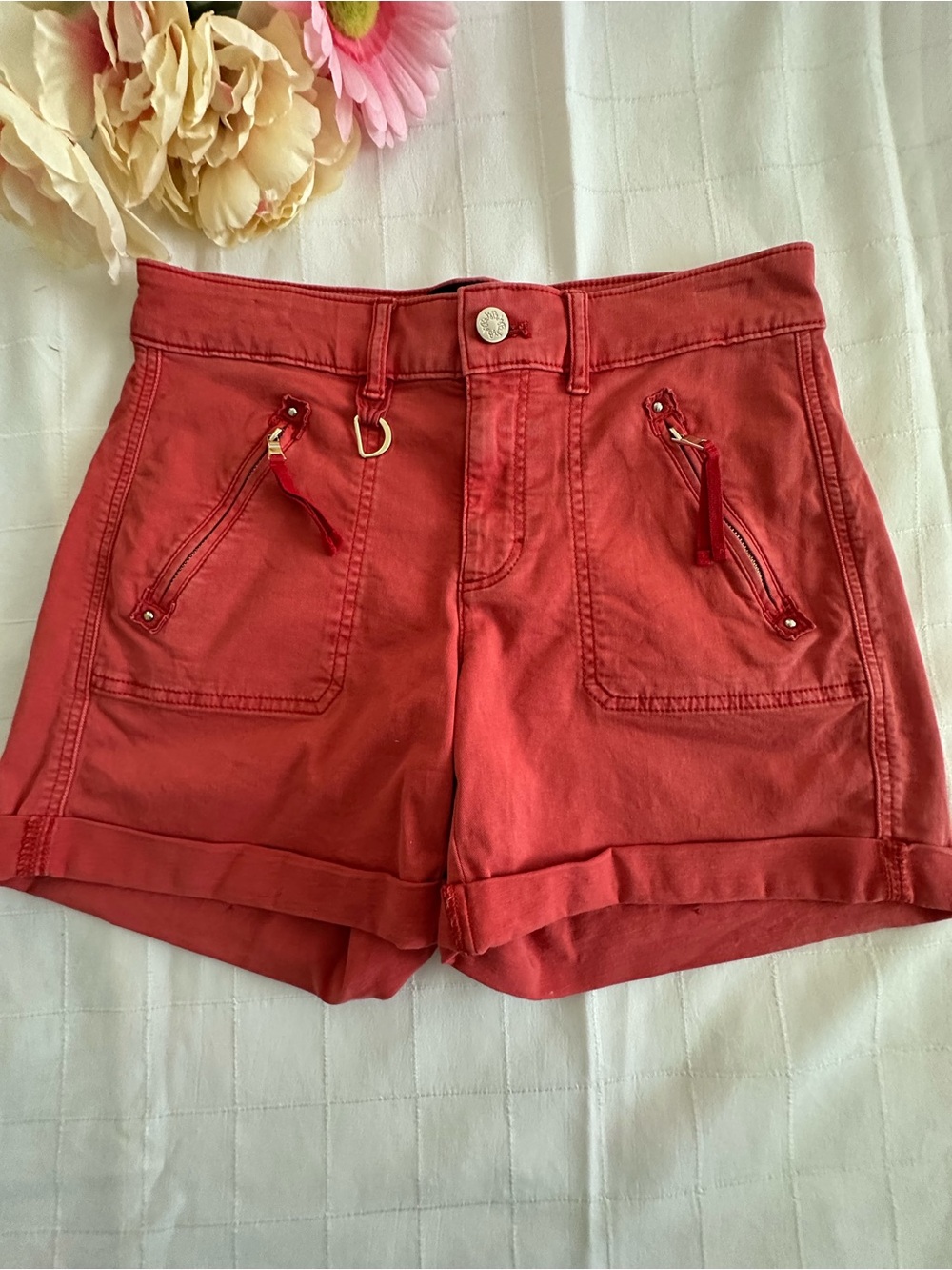 WHBM NWOT Mid-Rise 4 1/2” “Pret-A-Play” shorts.